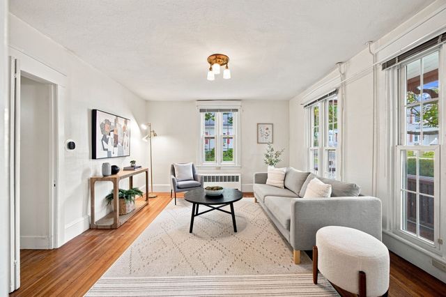 46 Finn St, Northampton, MA 01060