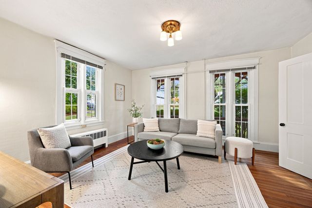 46 Finn St, Northampton, MA 01060