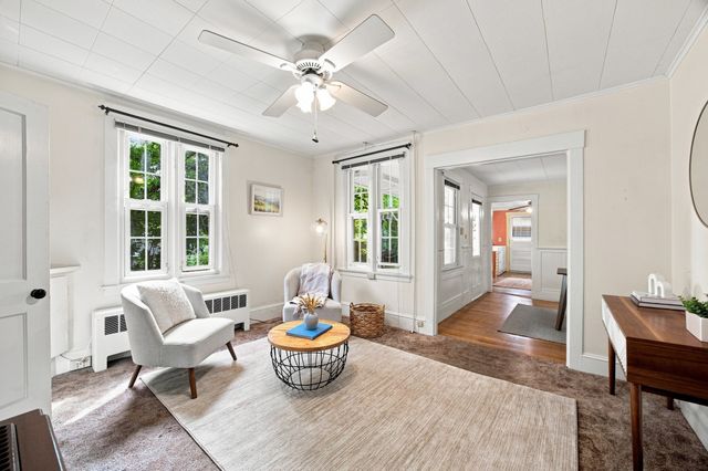 46 Finn St, Northampton, MA 01060