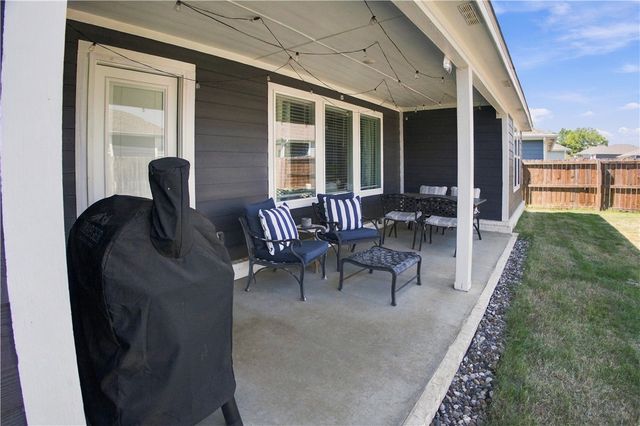 2687 Snowball Drive, Fayetteville, AR 72704