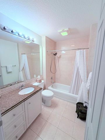 3 E Harbour Isle Drive E 204, Fort Pierce, FL 34949