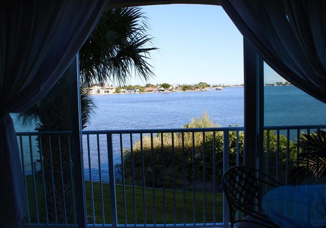 3 E Harbour Isle Drive E 204, Fort Pierce, FL 34949