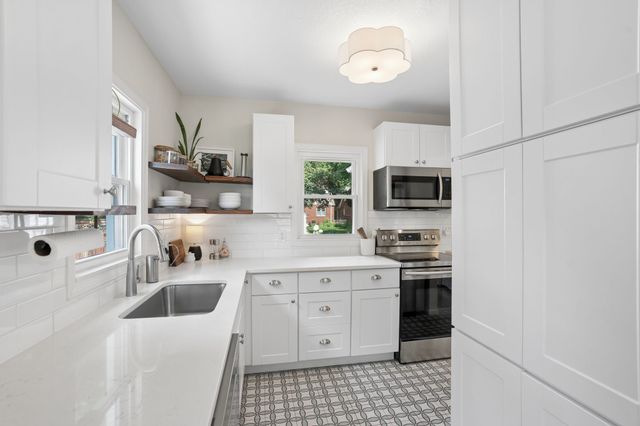 2905 47th Street, Des Moines, IA 50310