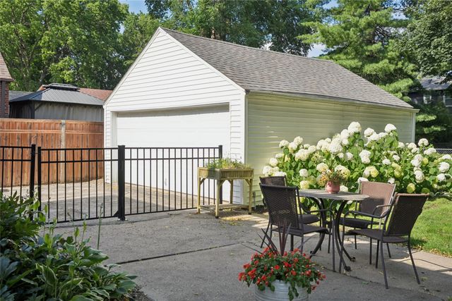 2905 47th Street, Des Moines, IA 50310