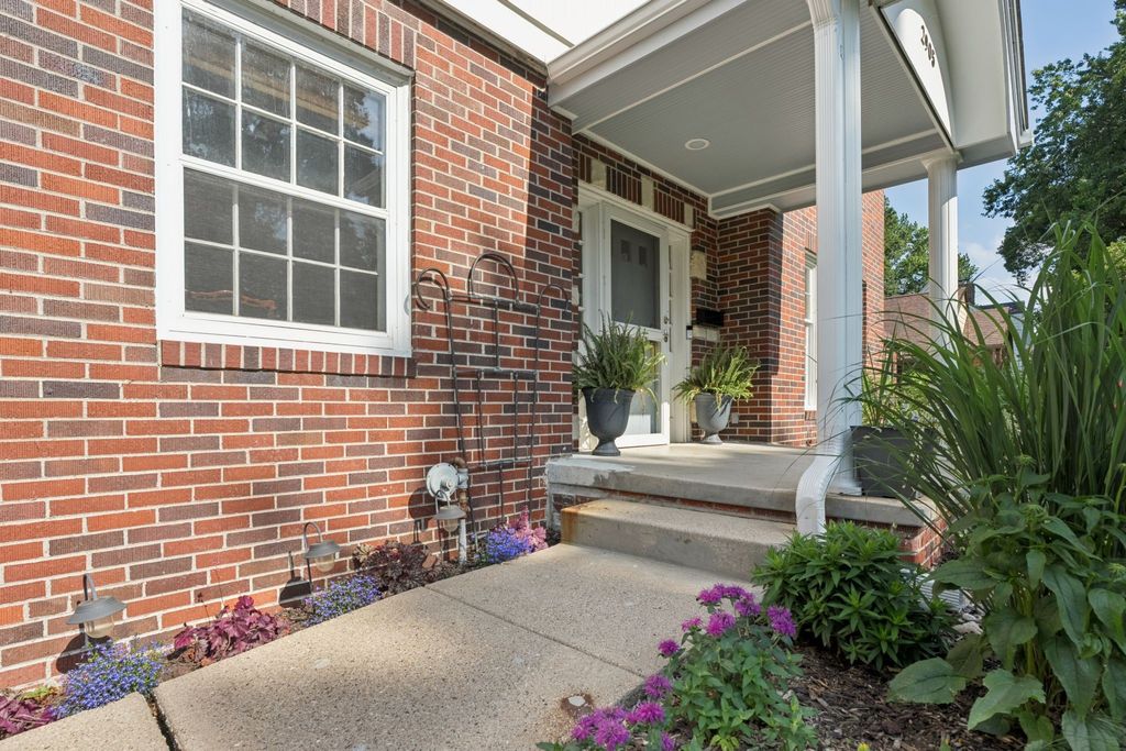 2905 47th Street, Des Moines, IA 50310