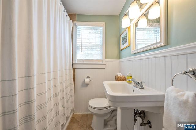 114 Summit Avenue, Waldwick, NJ 07463