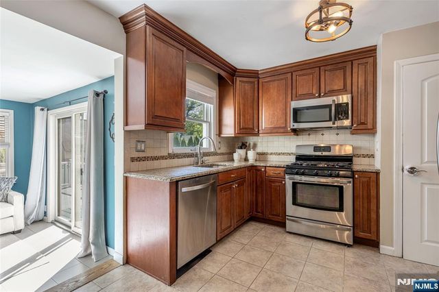 114 Summit Avenue, Waldwick, NJ 07463
