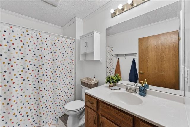 1820 E Morgan Road, Independence, MO 64050