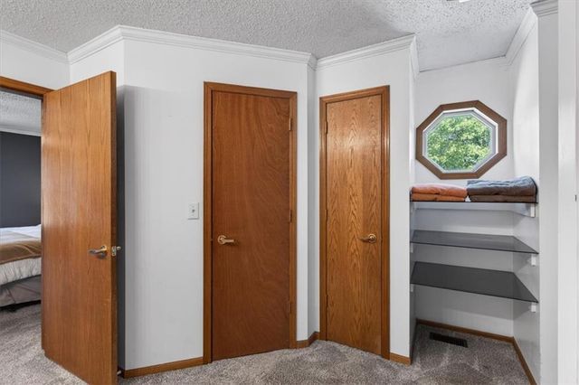 1820 E Morgan Road, Independence, MO 64050