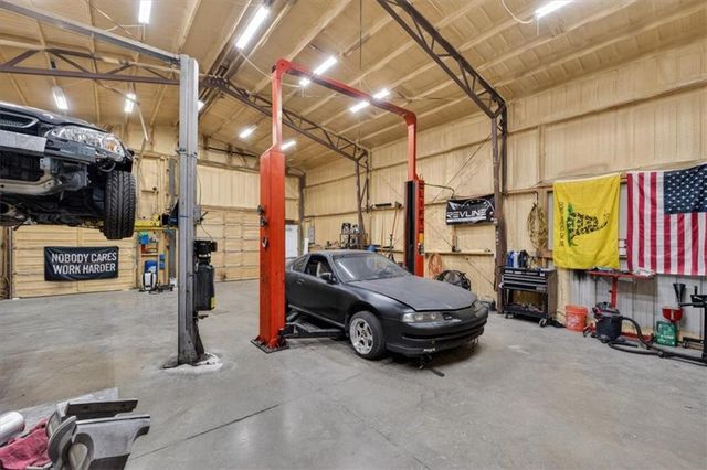 1820 E Morgan Road, Independence, MO 64050