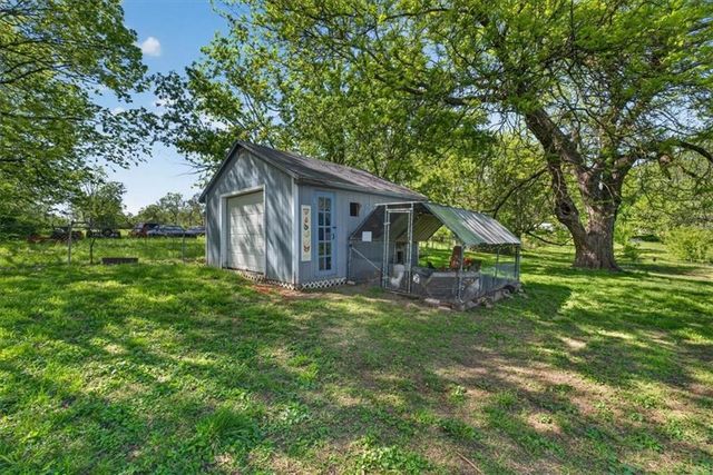 1820 E Morgan Road, Independence, MO 64050