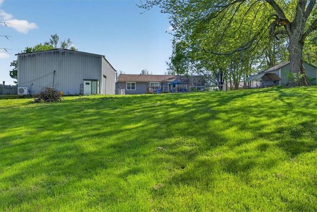 1820 E Morgan Road, Independence, MO 64050