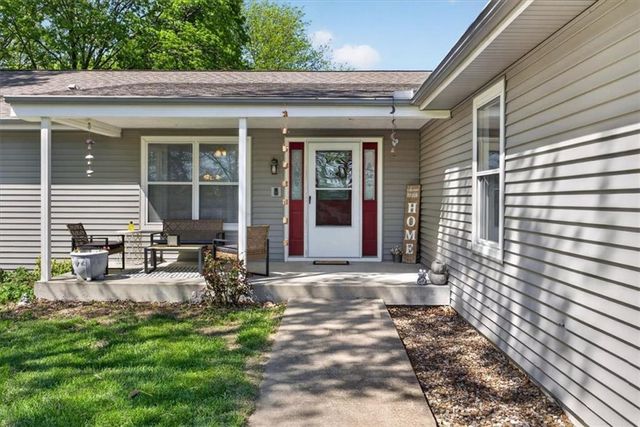 1820 E Morgan Road, Independence, MO 64050