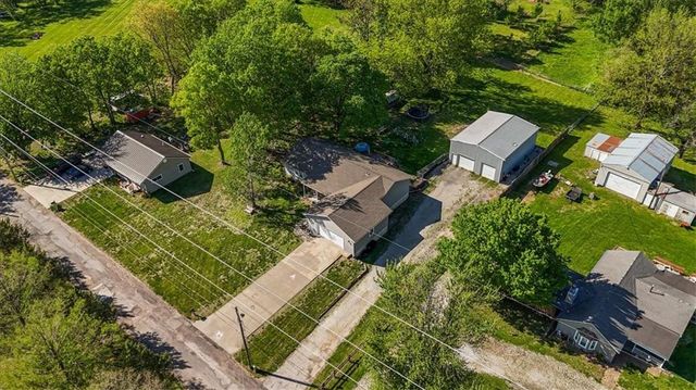 1820 E Morgan Road, Independence, MO 64050