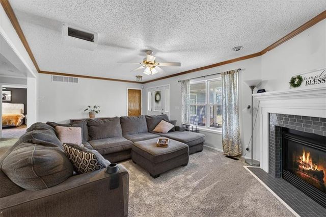 1820 E Morgan Road, Independence, MO 64050