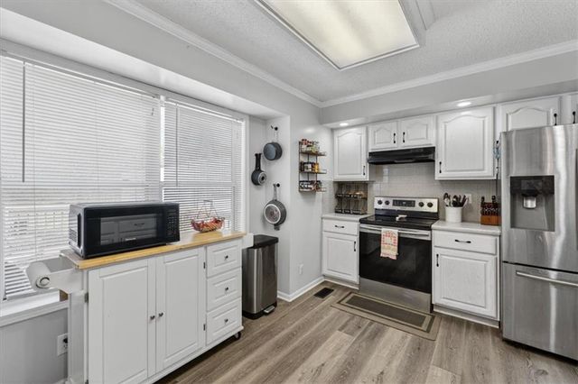 1820 E Morgan Road, Independence, MO 64050