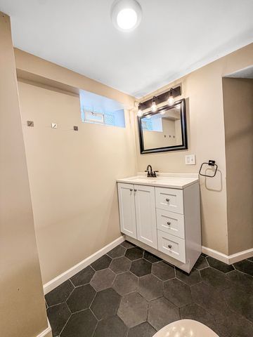 7241 Beloit Avenue, Bridgeview, IL 60455