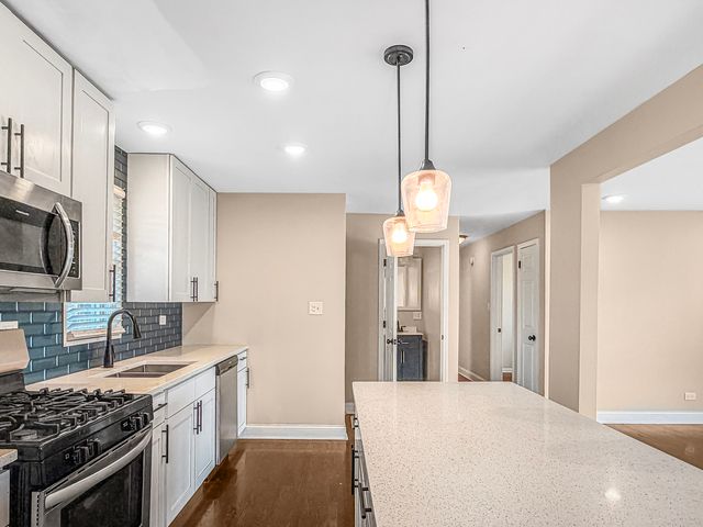 7241 Beloit Avenue, Bridgeview, IL 60455