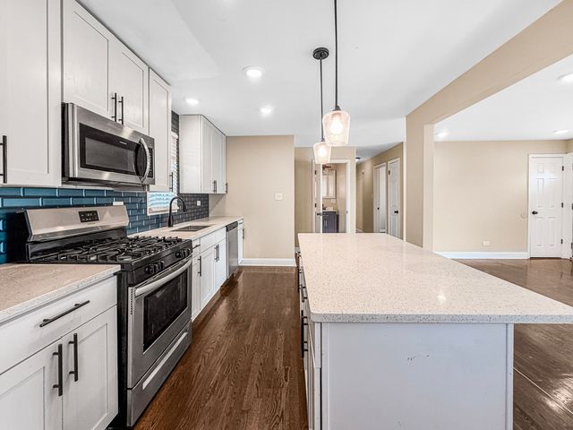 7241 Beloit Avenue, Bridgeview, IL 60455