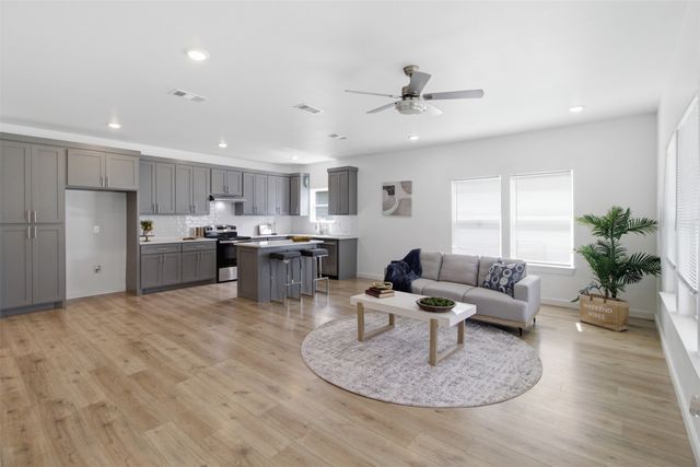 111 Newton Lane, Gun Barrel City, TX 75156