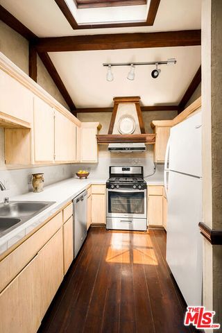 6149 W Glen Holly Street, Los Angeles, CA 90068