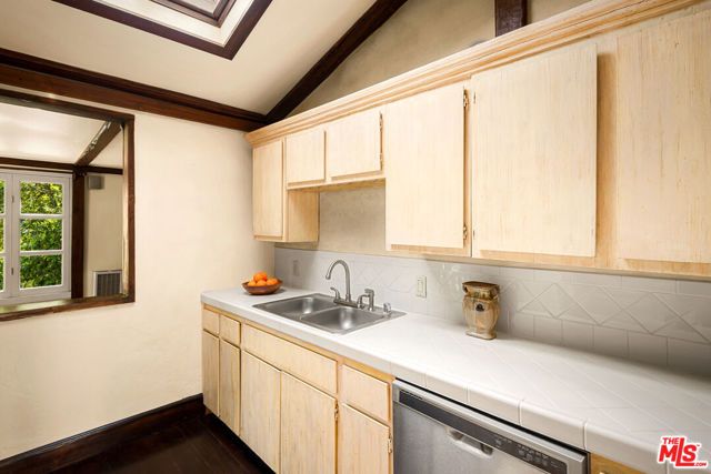 6149 W Glen Holly Street, Los Angeles, CA 90068