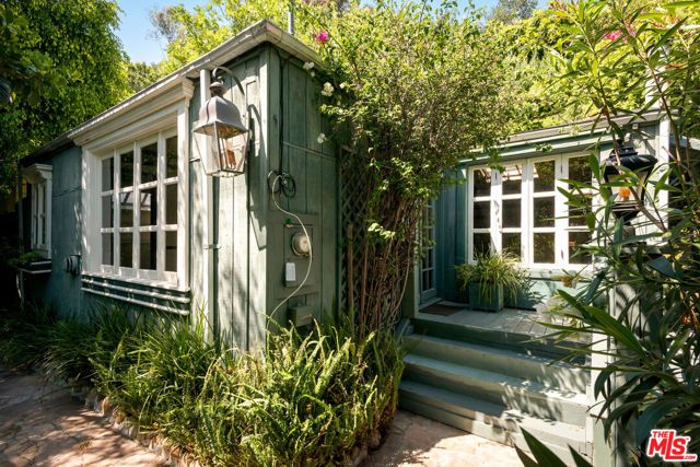 6149 W Glen Holly Street, Los Angeles, CA 90068
