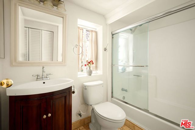 6149 W Glen Holly Street, Los Angeles, CA 90068