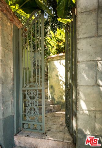 6149 W Glen Holly Street, Los Angeles, CA 90068
