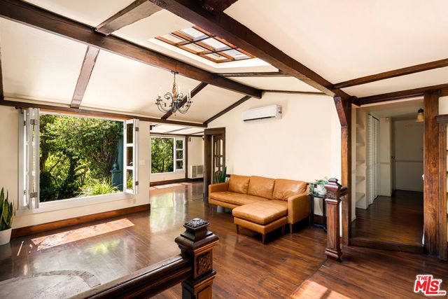 6149 W Glen Holly Street, Los Angeles, CA 90068