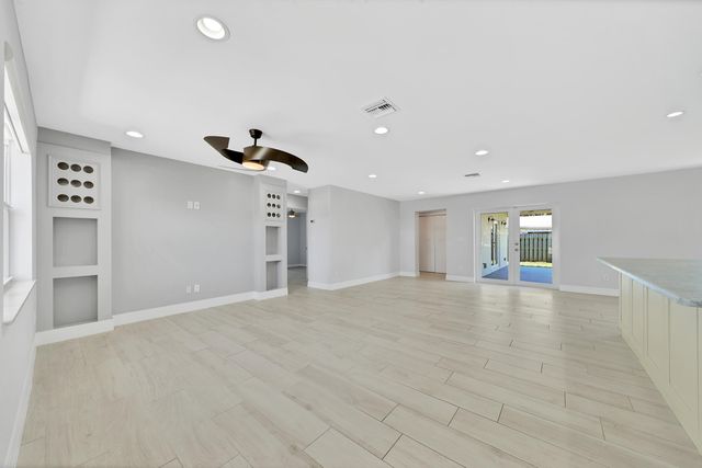 2388 E EDGEWATER Drive, Palm Beach Gardens, FL 33410