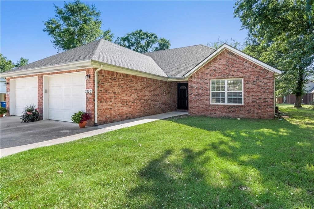 205 NE J Street 1, Bentonville, AR 72712