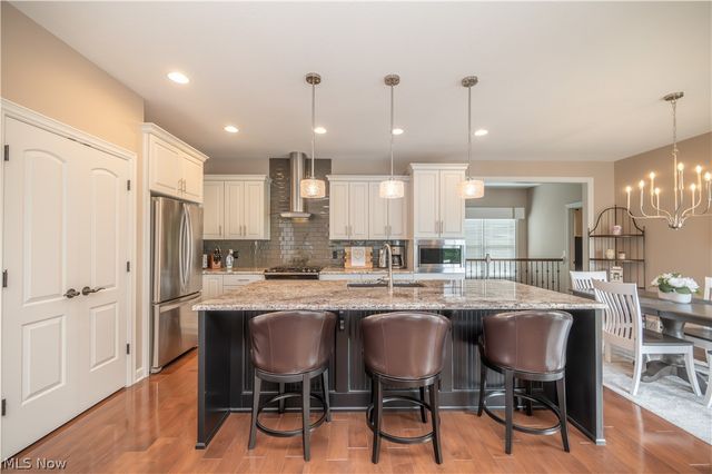 20000 Crowberry Court, North Lima, OH 44452