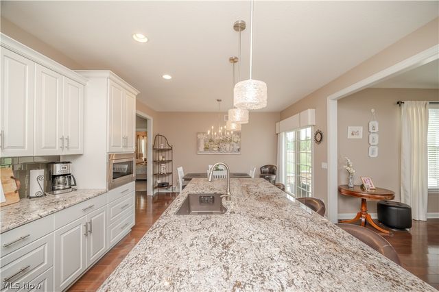 20000 Crowberry Court, North Lima, OH 44452