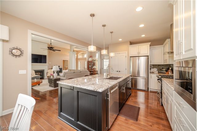 20000 Crowberry Court, North Lima, OH 44452