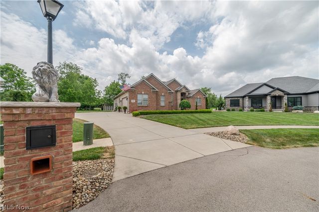 20000 Crowberry Court, North Lima, OH 44452