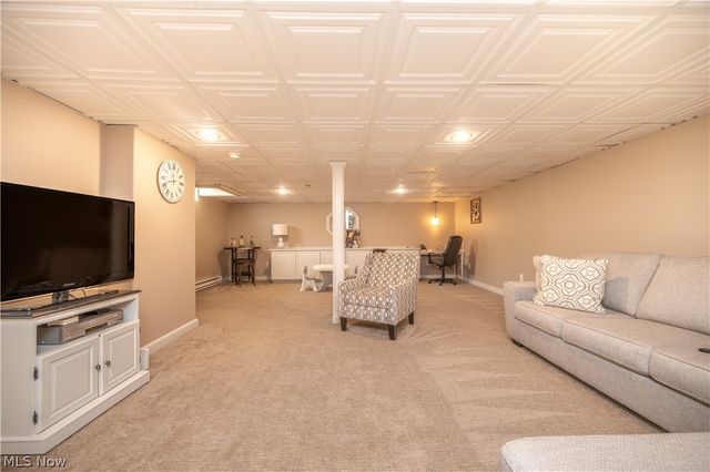 20000 Crowberry Court, North Lima, OH 44452
