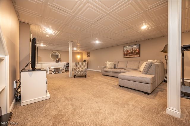 20000 Crowberry Court, North Lima, OH 44452