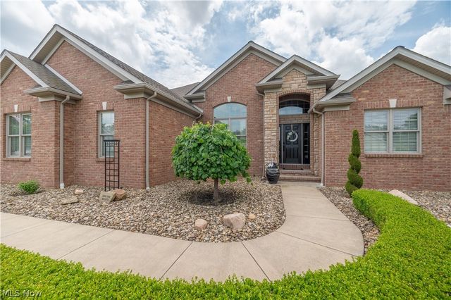 20000 Crowberry Court, North Lima, OH 44452