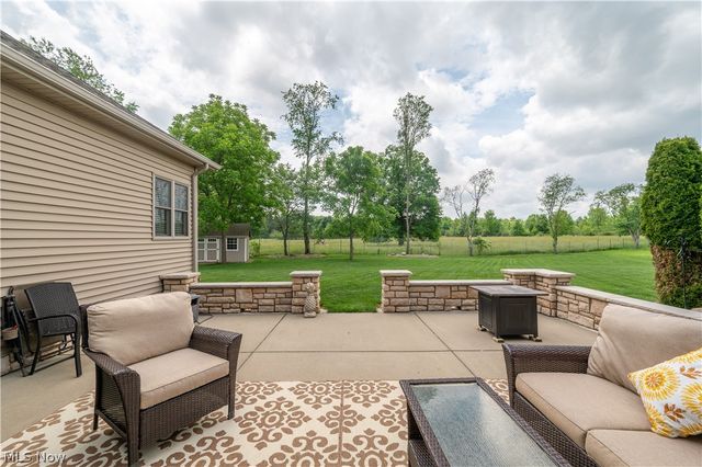 20000 Crowberry Court, North Lima, OH 44452
