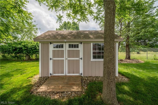 20000 Crowberry Court, North Lima, OH 44452