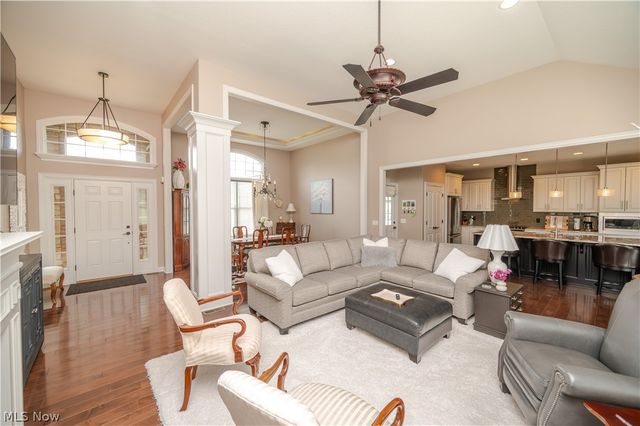 20000 Crowberry Court, North Lima, OH 44452