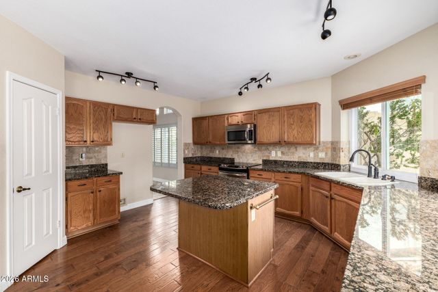 523 E MOUNTAIN SKY Avenue, Phoenix, AZ 85048