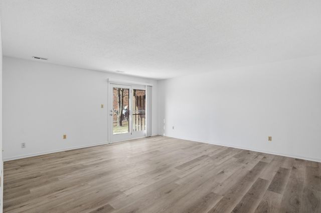 507 COLUMBIA DR APT J, Columbia, MO 65201