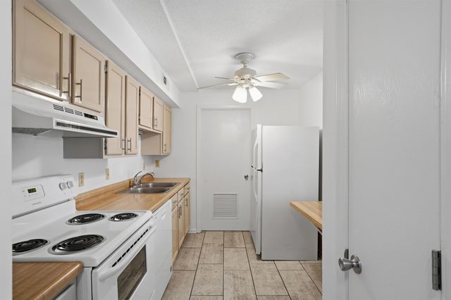 507 COLUMBIA DR APT J, Columbia, MO 65201