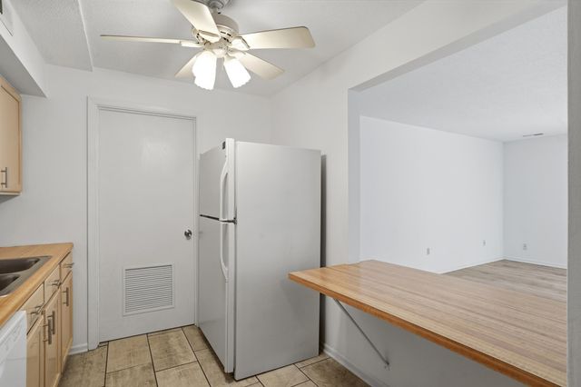 507 COLUMBIA DR APT J, Columbia, MO 65201