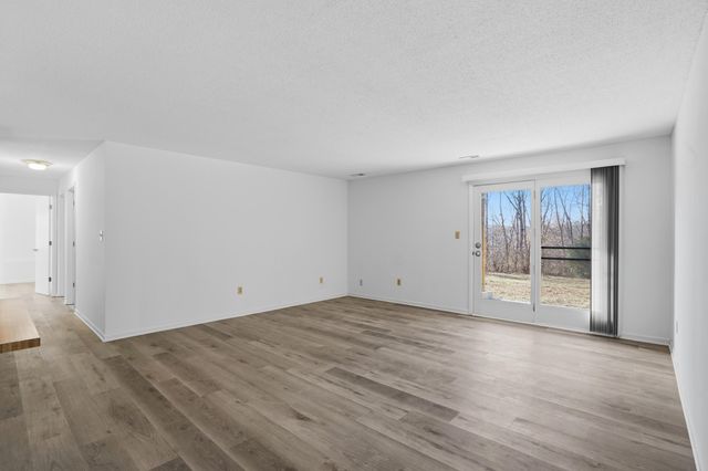 507 COLUMBIA DR APT J, Columbia, MO 65201