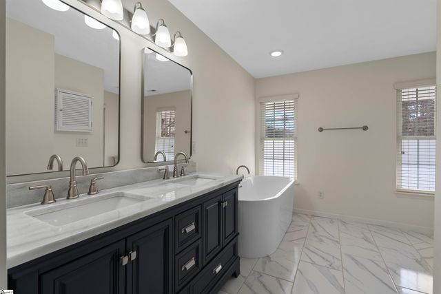 214 Fisherman Lane, Seneca, SC 29672