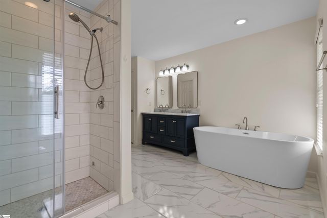 214 Fisherman Lane, Seneca, SC 29672