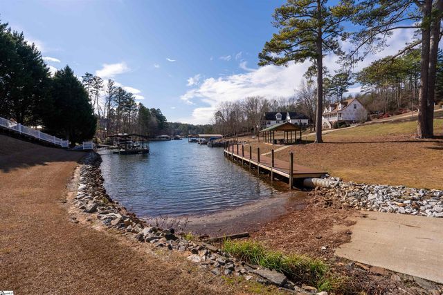 214 Fisherman Lane, Seneca, SC 29672